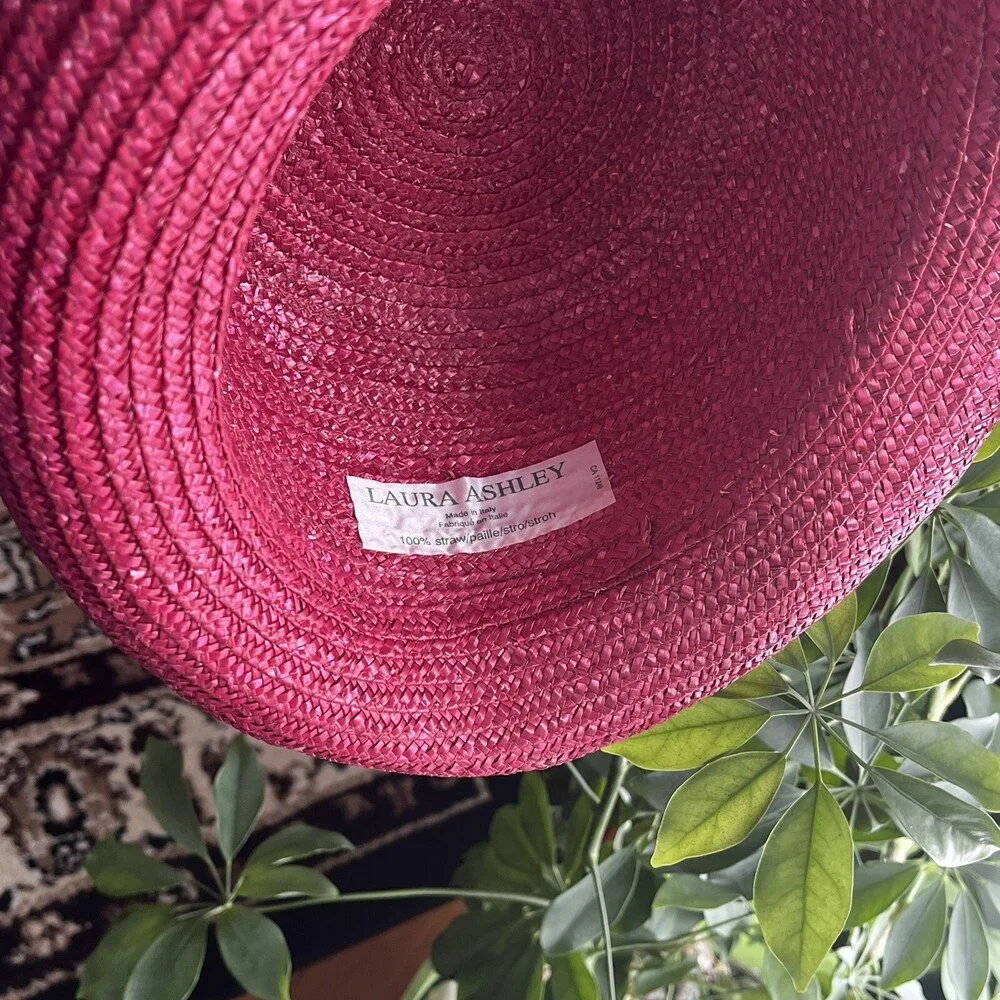 VTG Laura Ashley Italy Cloche Summer Rolled Brim 90s Red Pink Raffia Straw Hat